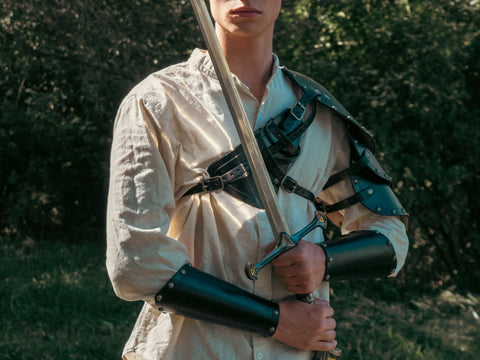 Blackthorn Pauldron